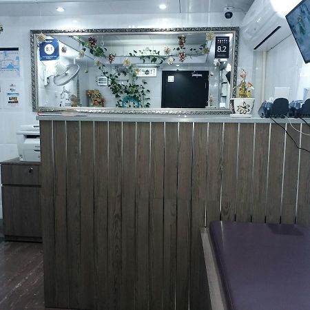 Tom'S Guest House Цзюлун Экстерьер фото